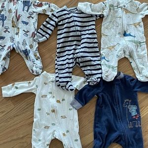 Lot of 5 3m Carter’s pajamas
